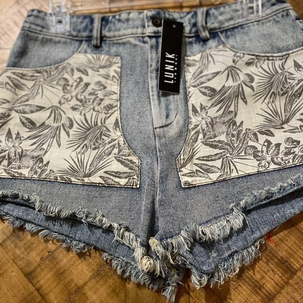 New Lunik denim shorts sz medium